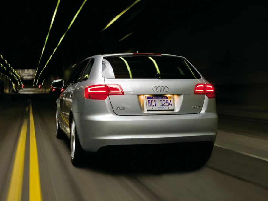  Audi A3 Sportback 2.0T (8PA) 2008 года  (NA) (фото 4 из 5)